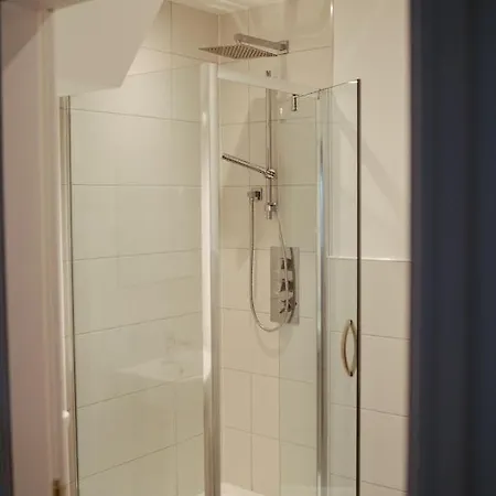 10 Penthouse 2 Bedrooms, Sleeps X 4