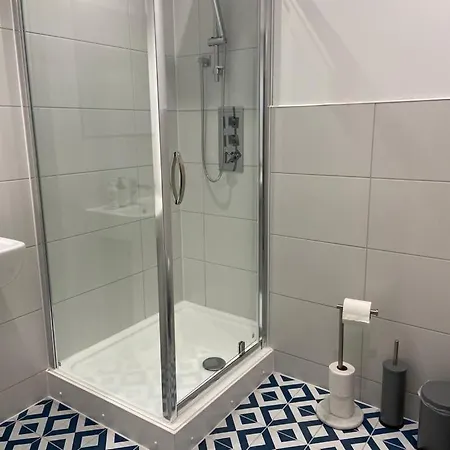 10 Penthouse 2 Bedrooms, Sleeps X 4