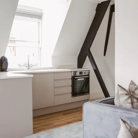 Ferienhaus 10 Penthouse 2 Bedrooms, Sleeps X 4 *